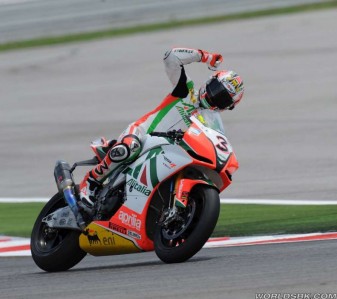 thumb Max Biaggi wins both races at the San Marino round of the World Superbike Champinships