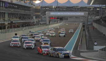 thumb The start of the 2010 V8 Supercars Championship Series at Abu Dhabi's Yas Marina Circuit