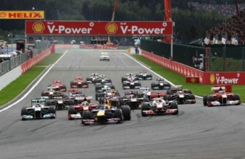 thumb Vettel leads the field away from pole
