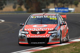 thumb Craig Lowndes has moved into the championship lead