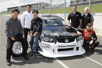 thumb Hankook carried out extensive testing with V8SuperTourers before signing a three-year tyre supply agreement. Pictured L to R; Hankook's Eric Kang, Jose Angeles and Roy Cha and V8SuperTourers' Paul Ceprnich, Mark Petch and driver Kayne Scott