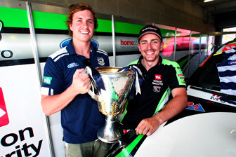 thumb Geelong Cats player Mitch Duncan with V8 Supercars driver Tony D'Alberto