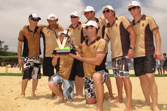 thumb The victorious New Zealand beach cricket team