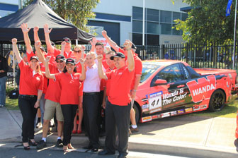 thumb The Wanda Paints team with Wanda V8 Ute