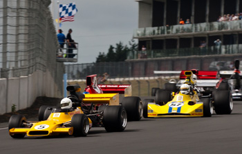 thumb Steve Ross leads the F5000 field at Hampton Downs