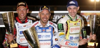 thumb Nicki Pedersen (C) is flanked by Andreas Jonsson (L) and Tomasz Gollob in Croatia
