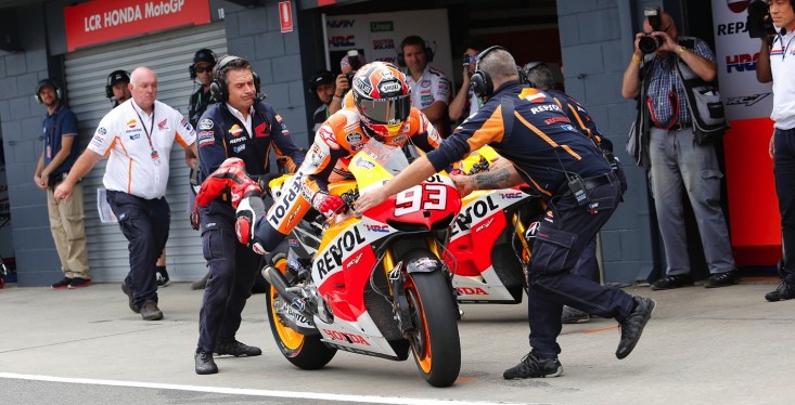 Riders frantically practiced bike swapping during this morning's warm up session