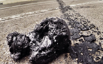 An image of the sealant being collected by the cars in the opening Dunlop Series practice. pic: Twitter