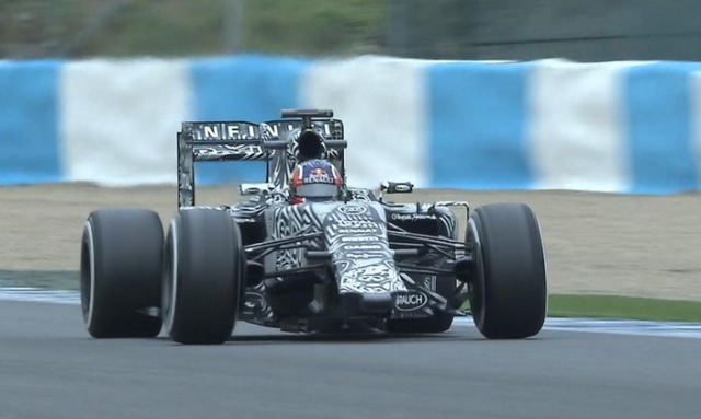 The Red Bull ran without its front-wing for the entire day. pic: @formula1 via twitter