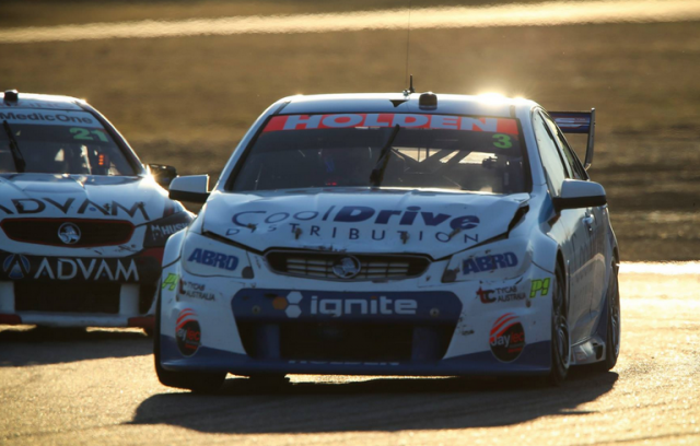 Tim Blanchard leads Dale Wood in Race 19