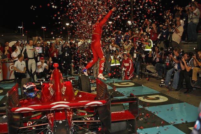 Scott Dixon claims his 39th career win at Phoenix