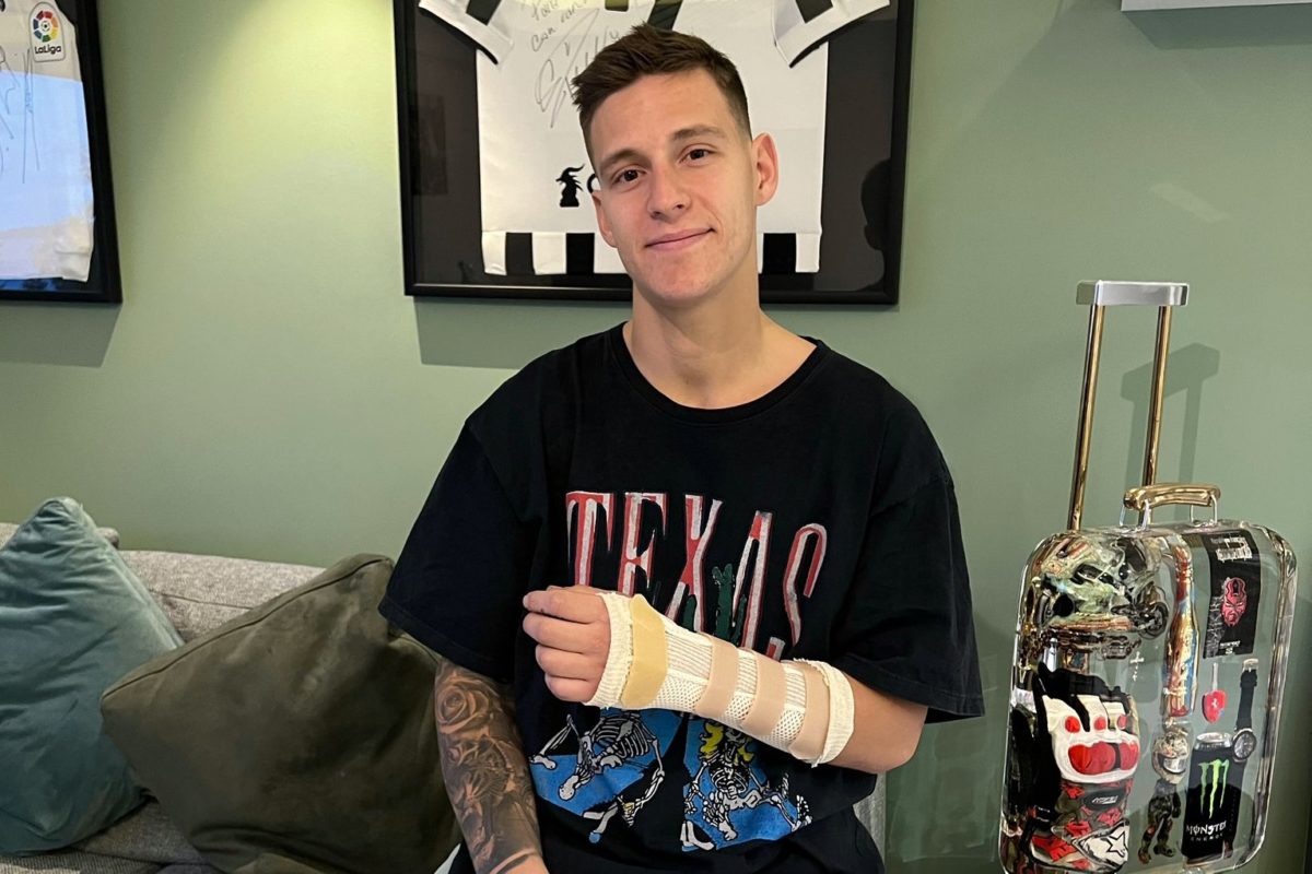 Fabio Quartararo has suffered a fractured hand